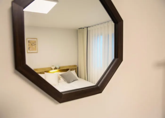 Apartment 3br 2bath 5bed For Big Group 1f Seoul