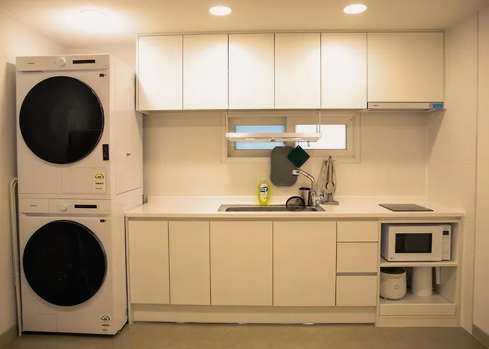 3br 2bath 5bed For Big Group 1f Seoul