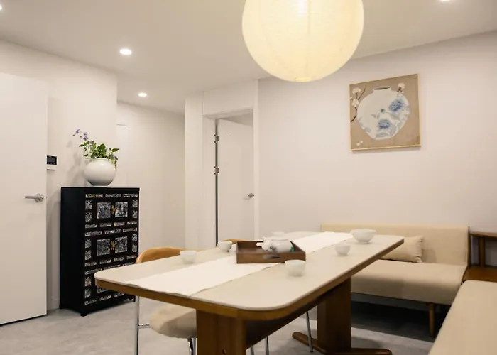 3br 2bath 5bed For Big Group 1f Apartment *