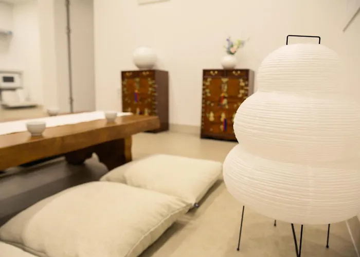 3br 2bath 5bed For Big Group 1f Seoul