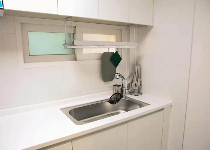 3br 2bath 5bed For Big Group 1f Apartment *