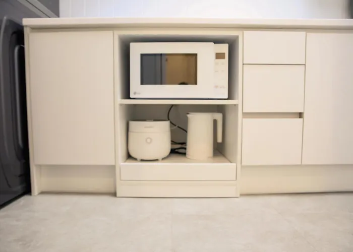 3br 2bath 5bed For Big Group 1f Apartment *