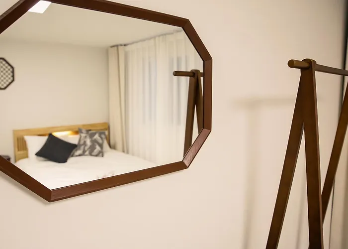 3br 2bath 5bed For Big Group 1f Apartment